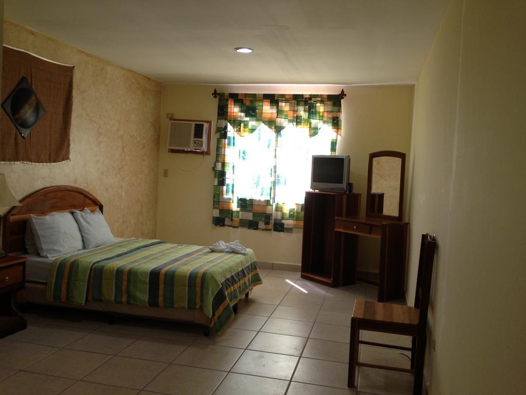 Hotel Cibeles La Ceiba Exterior photo